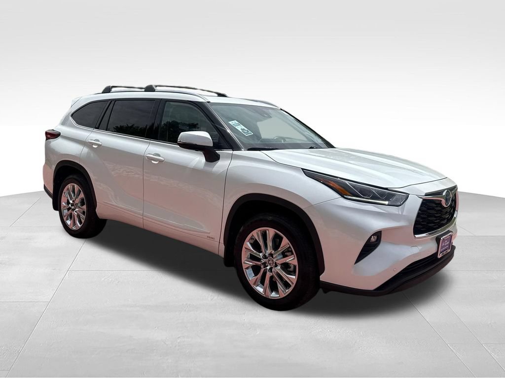Used 2023 Toyota Highlander Limited AWD/4WD image 1