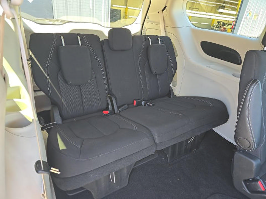 Used 2024 Chrysler Voyager LX FWD image 13