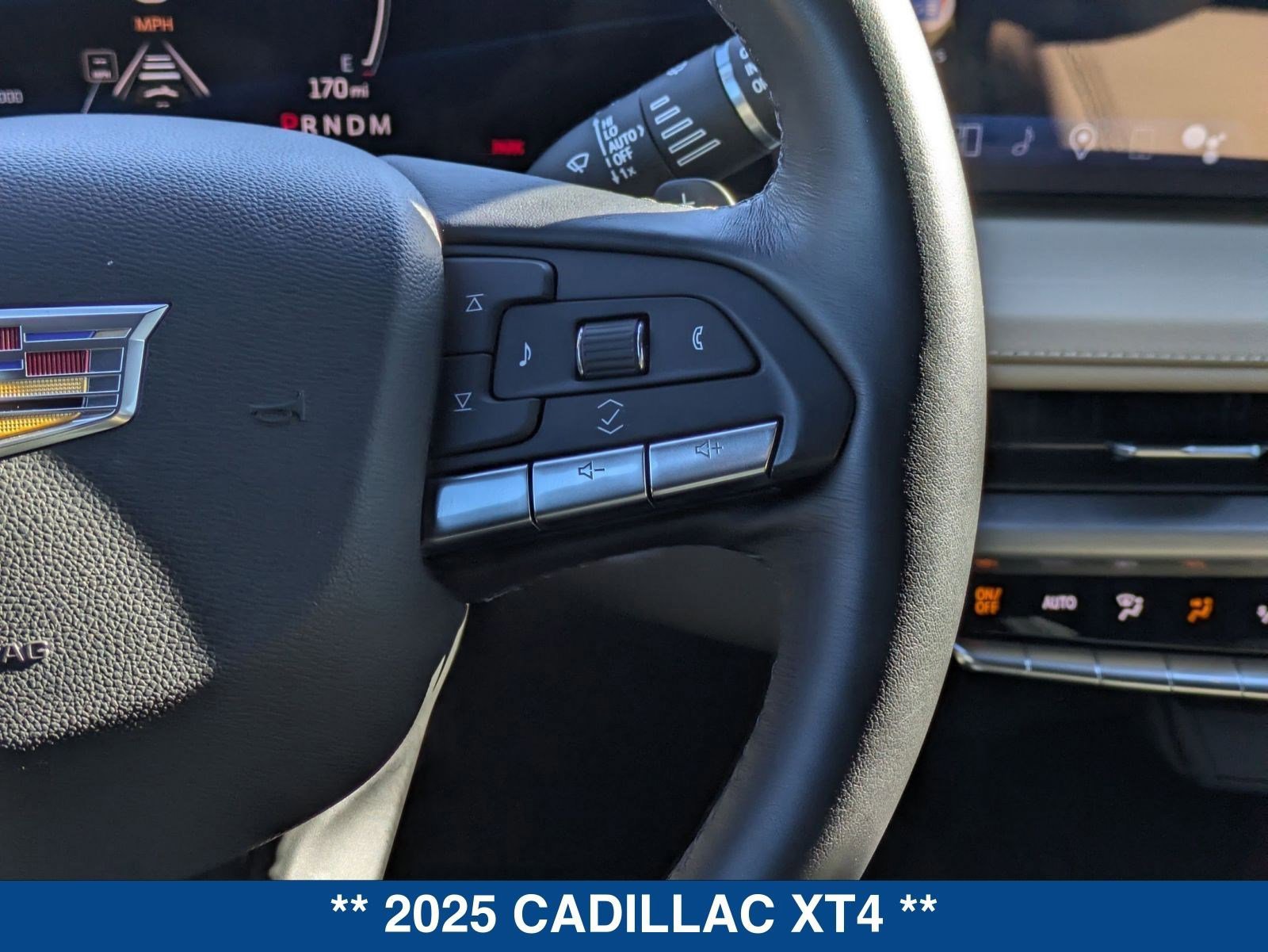 Used 2025 Cadillac XT4 Premium Luxury image 27