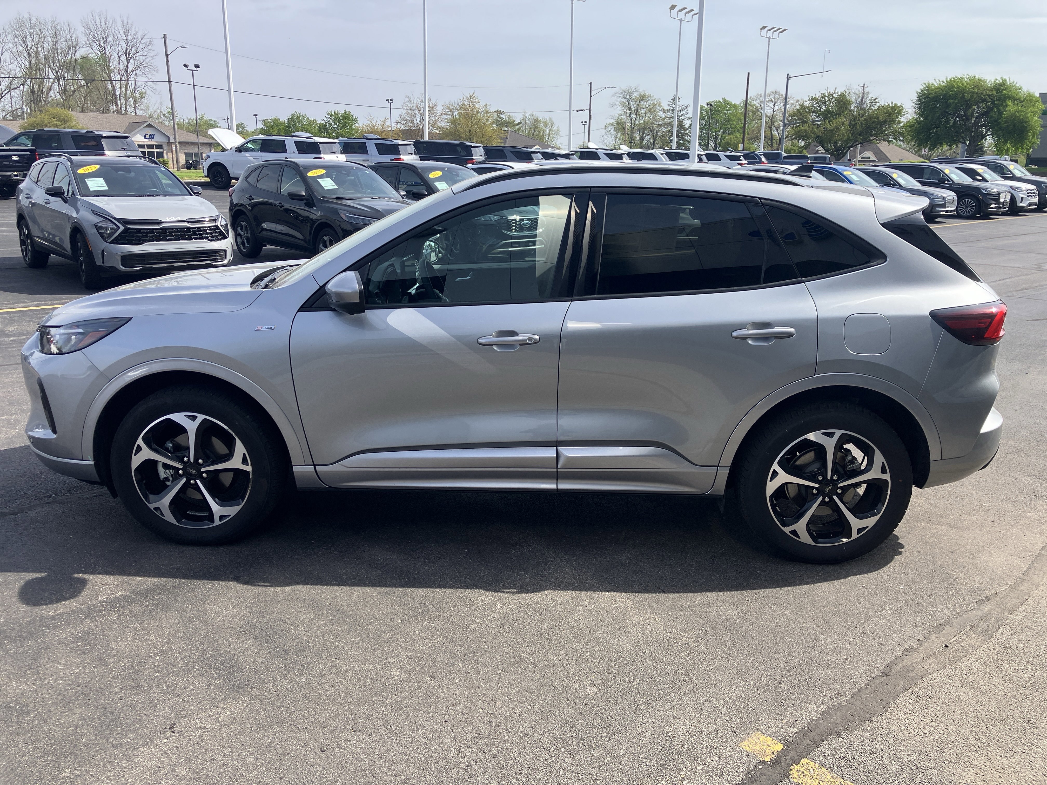 Certified 2024 Ford Escape ST-Line Elite AWD/4WD image 2
