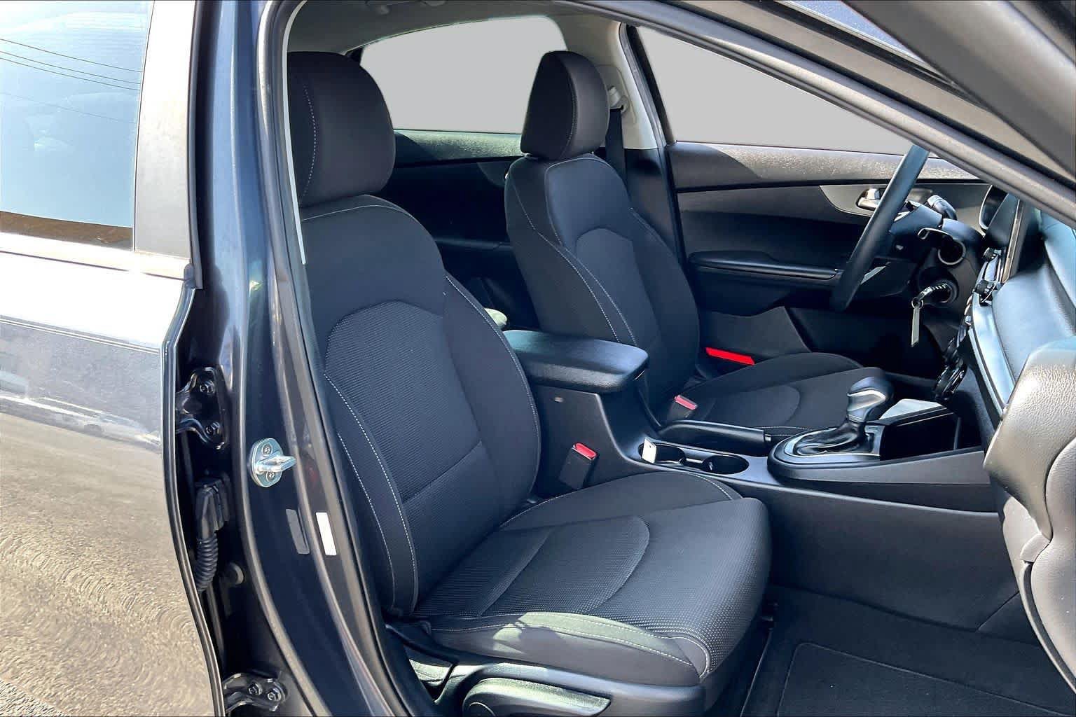 Used 2019 Kia Forte LXS FWD image 9