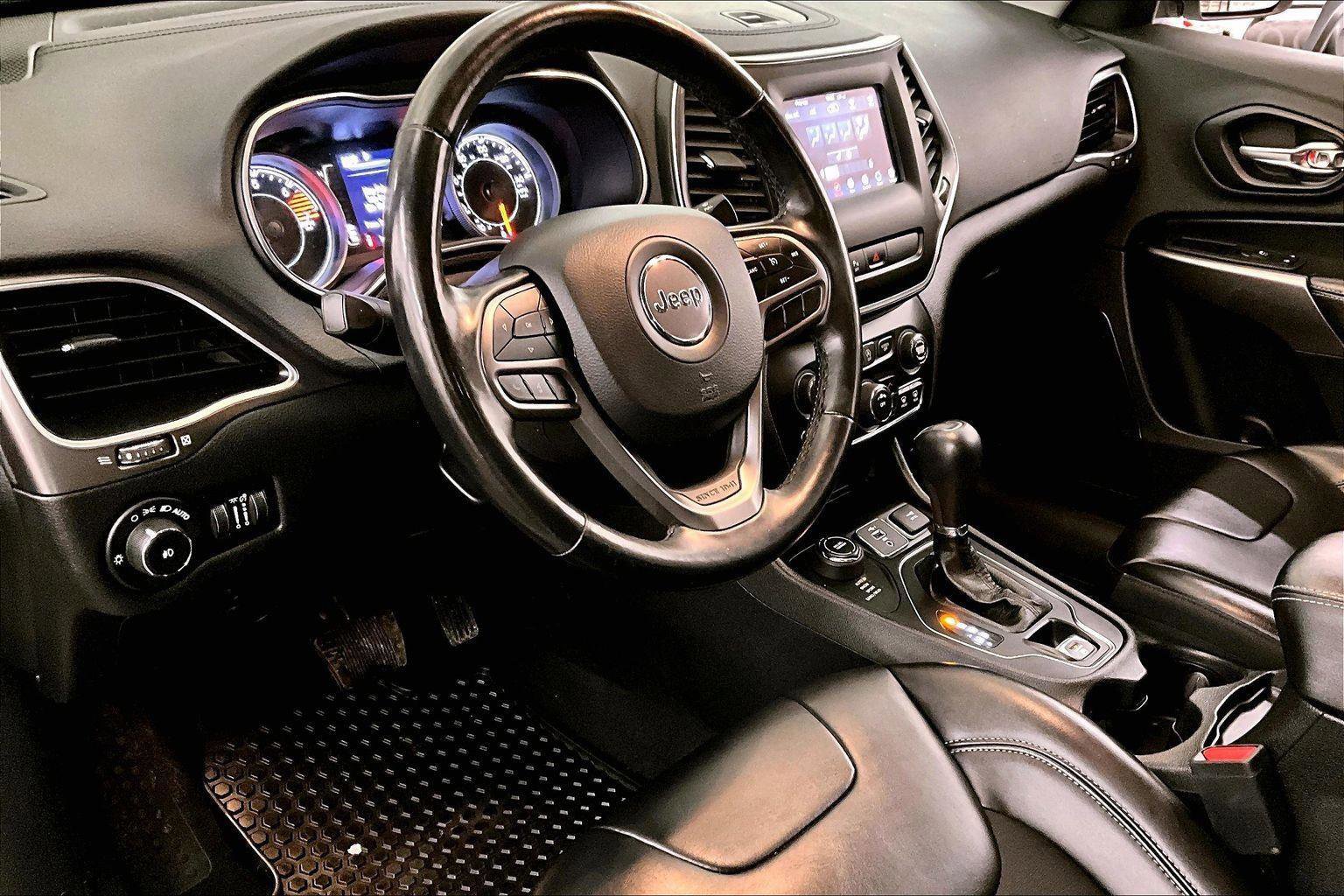 Used 2020 Jeep Cherokee Latitude Plus w/ Cold Weather Group image 12