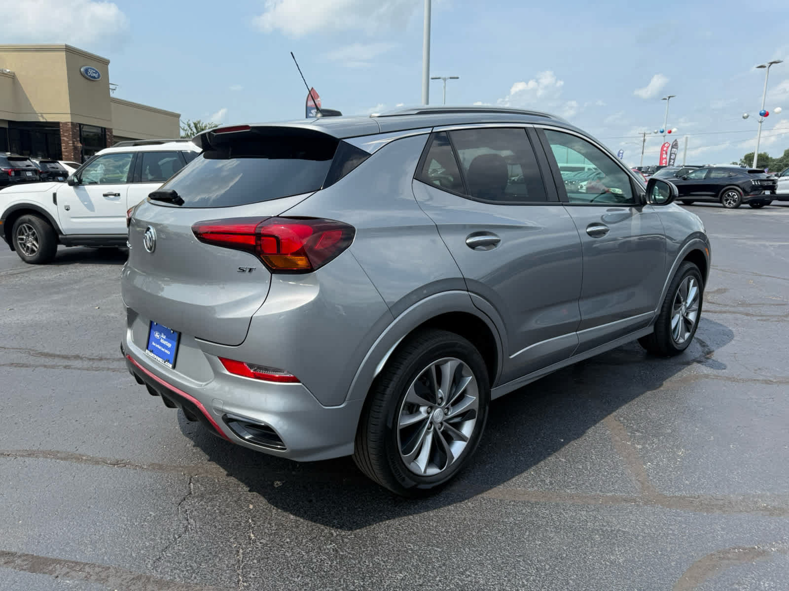 Used 2023 Buick Encore GX Select w/ Sport Touring Package AWD/4WD image 20