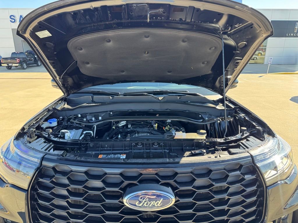 Certified 2025 Ford Explorer ST-Line AWD/4WD image 41