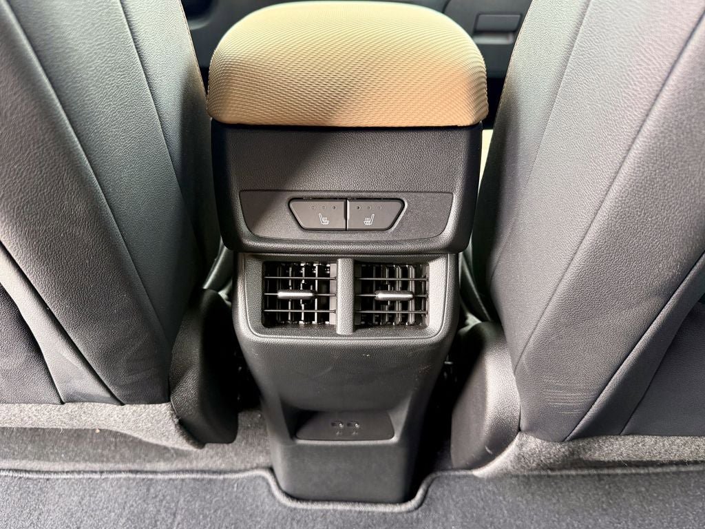 Used 2025 Chevrolet Equinox ACTIV w/ Convenience Package III AWD/4WD image 34