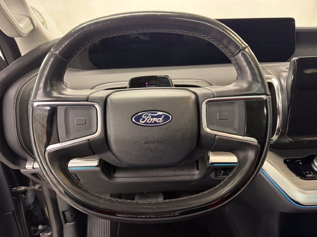 Certified 2025 Ford Expedition Platinum AWD/4WD image 21
