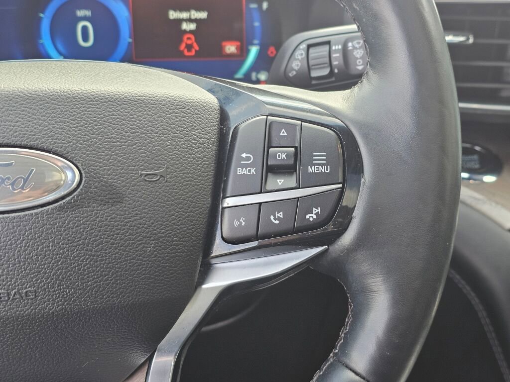 Certified 2022 Ford Explorer Platinum w/ Equipment Group 601A AWD/4WD image 26