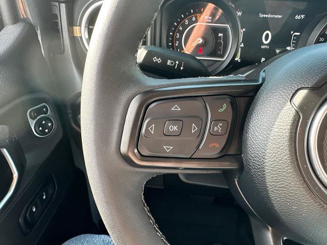 Used 2025 Jeep Gladiator Sport AWD/4WD image 19