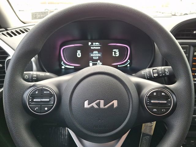 Used 2023 Kia Soul LX w/ LX Technology Package image 18