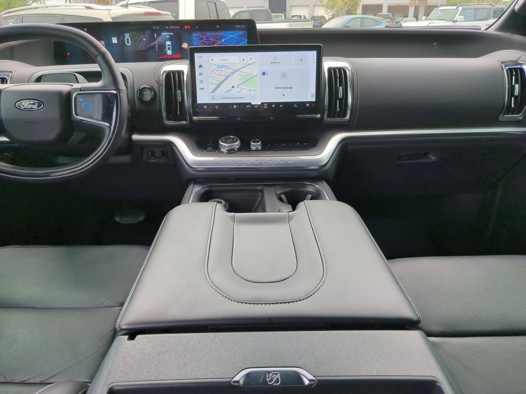 Certified 2025 Ford Expedition Platinum w/ Stealth Performance Package AWD/4WD image 18