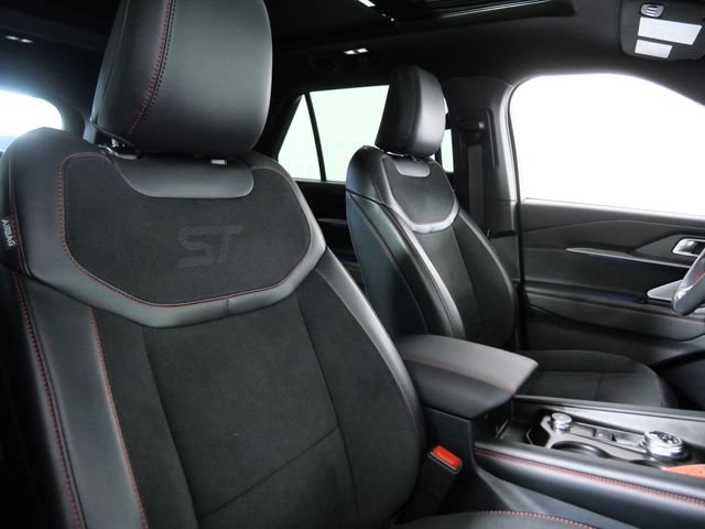 Certified 2025 Ford Explorer ST AWD/4WD image 12