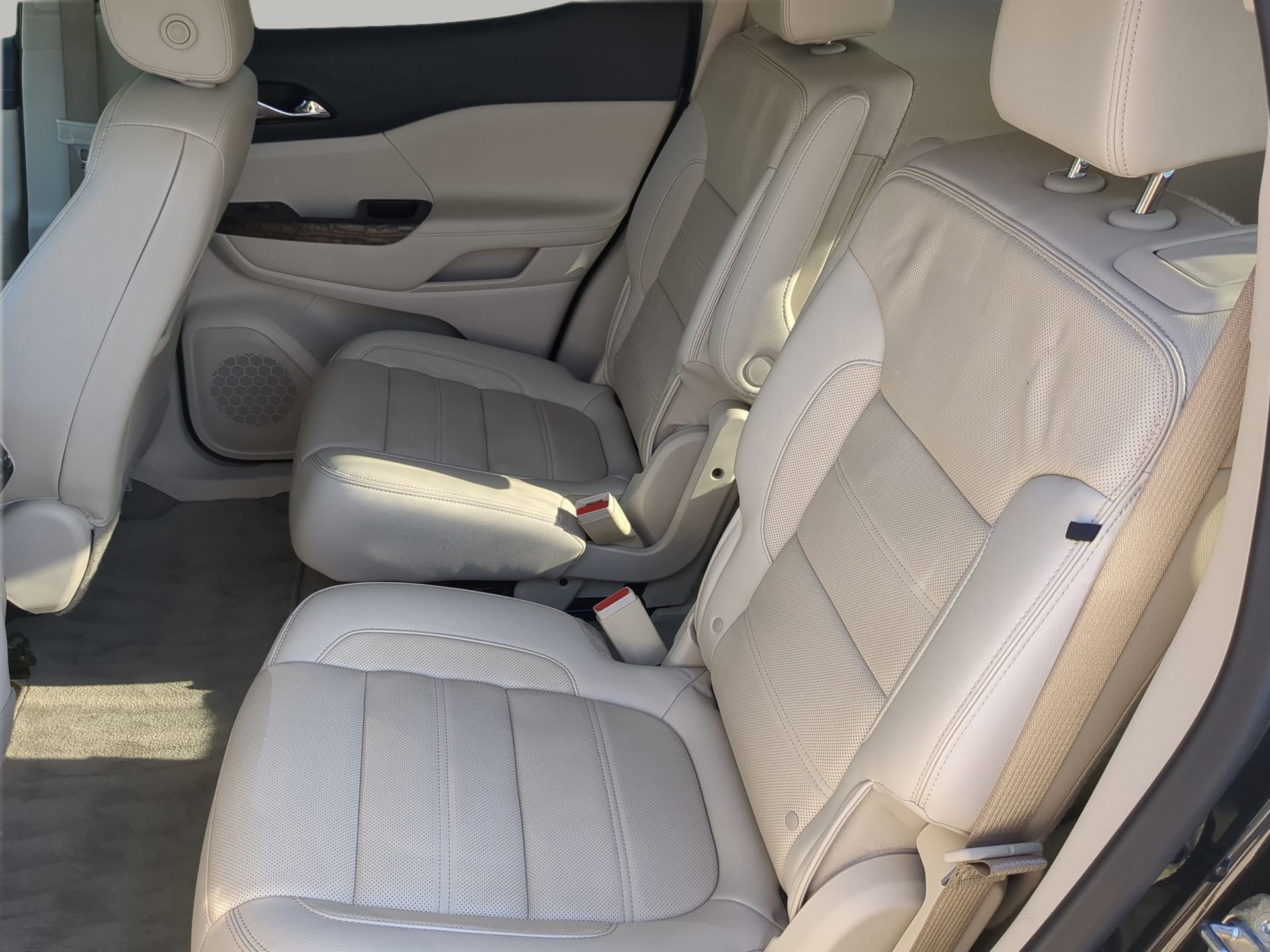 Used 2020 GMC Acadia Denali image 46