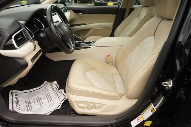 Used 2018 Toyota Camry XLE FWD image 9