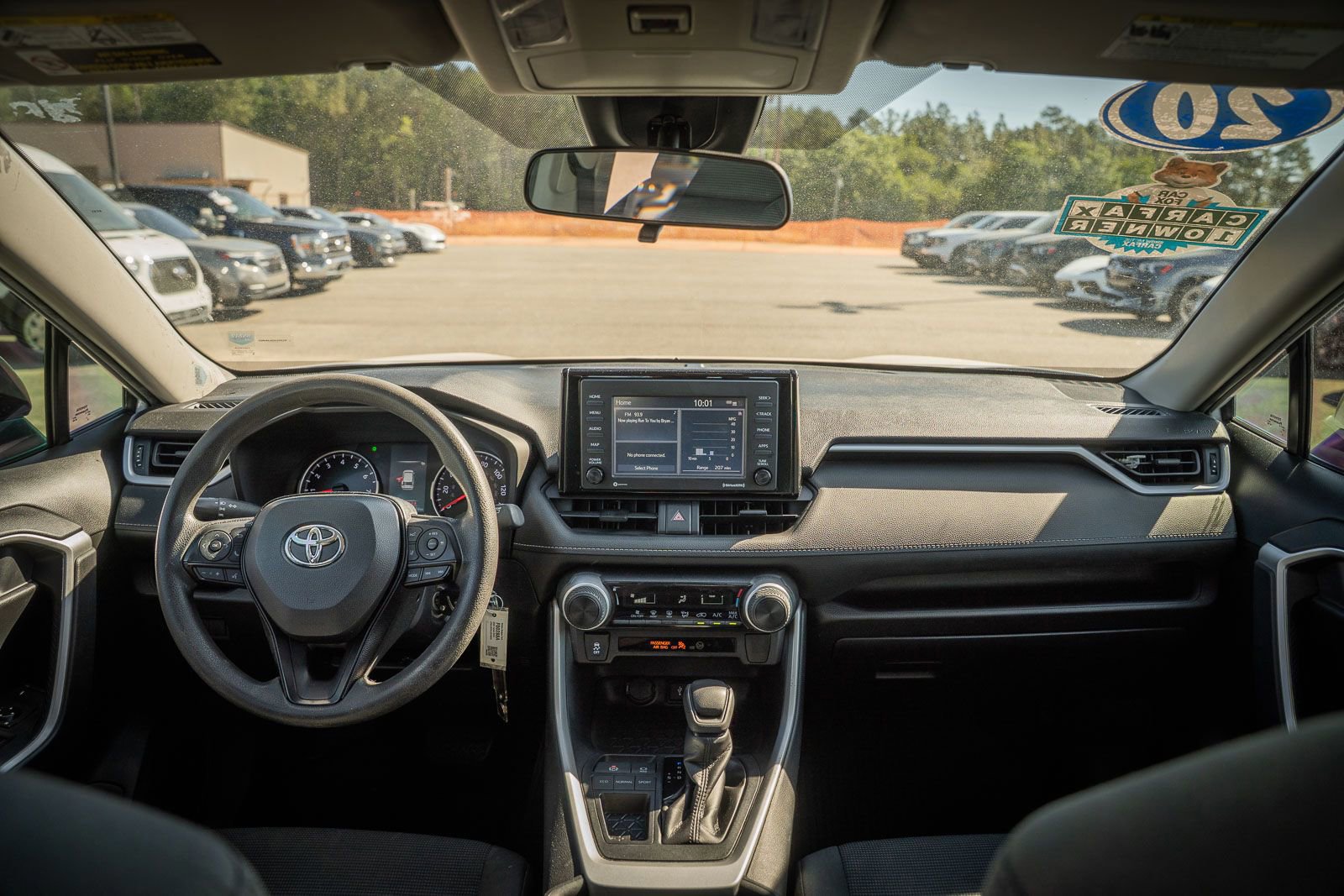 Used 2020 Toyota RAV4 LE FWD image 23