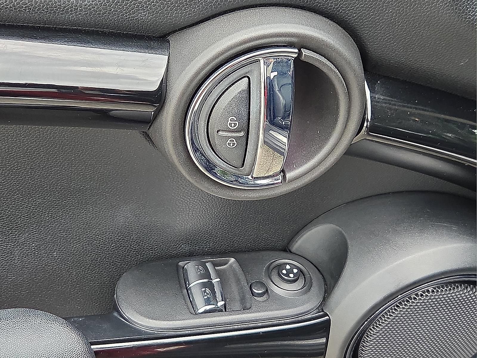 Used 2020 MINI Cooper S FWD image 13