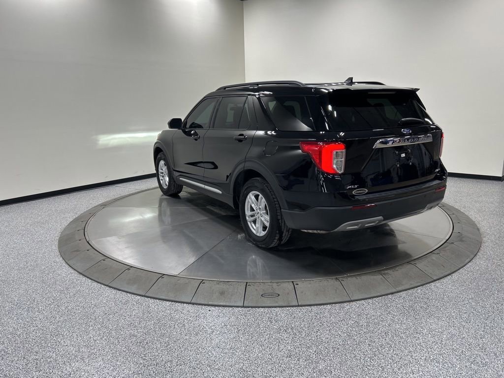 Certified 2023 Ford Explorer XLT w/ Equipment Group 202A image 3
