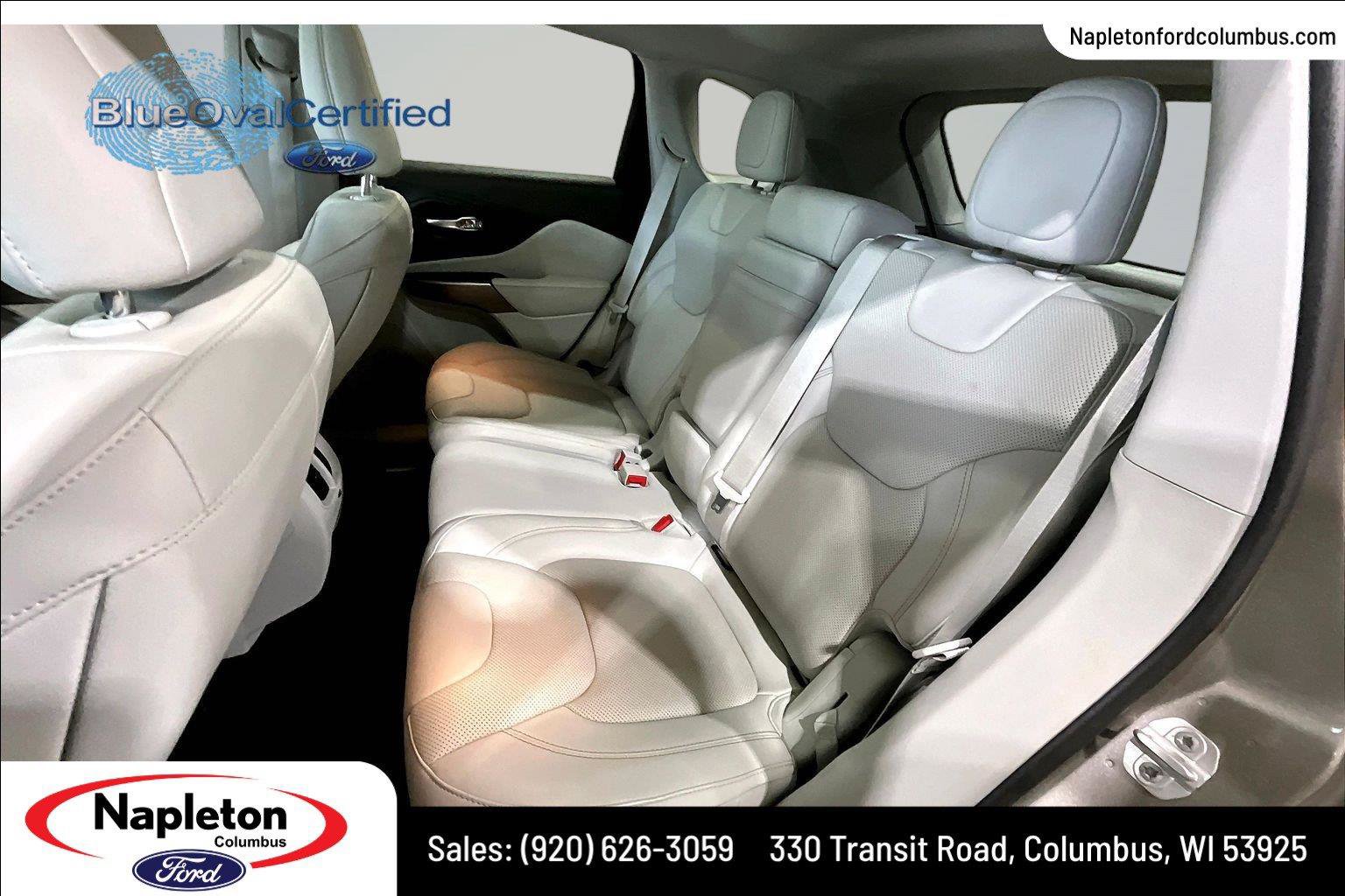 Used 2019 Jeep Cherokee Limited w/ Luxury Group AWD/4WD image 27