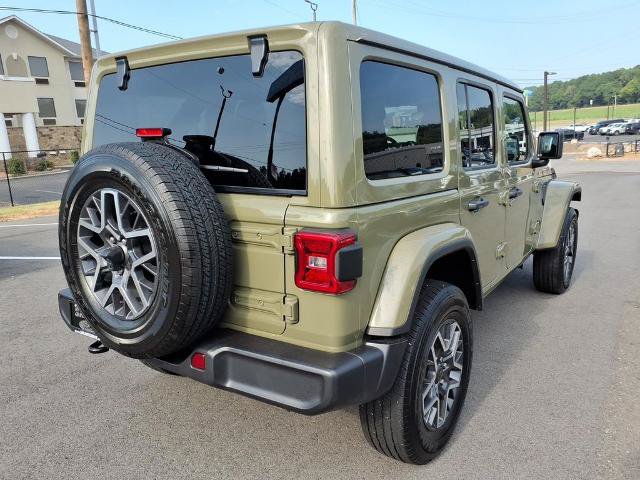 Used 2026 Jeep Wrangler Unlimited Sahara AWD/4WD image 4