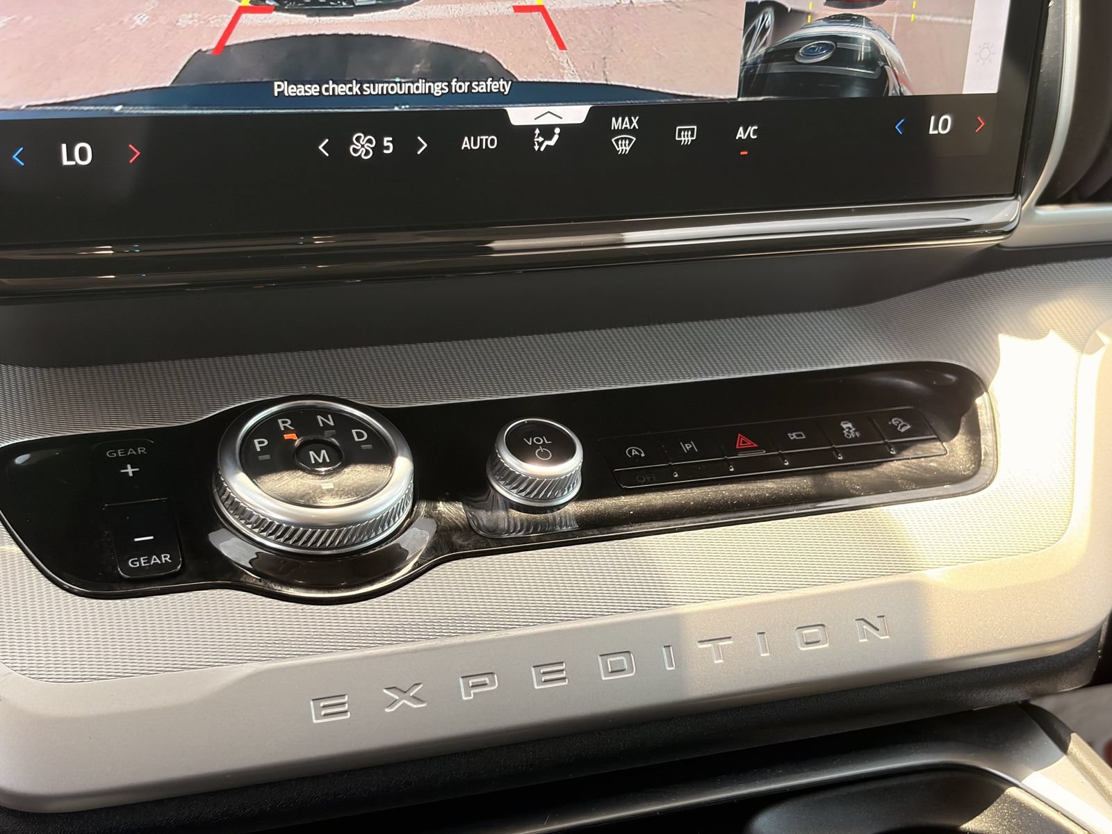 Certified 2025 Ford Expedition Active AWD/4WD image 22