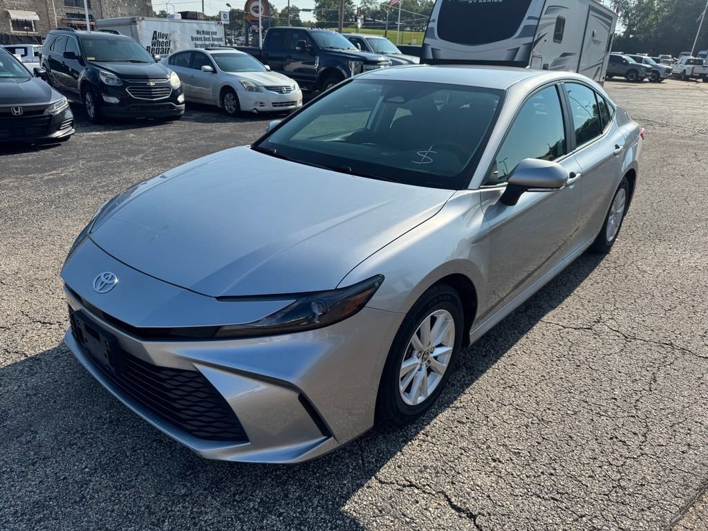 Used 2025 Toyota Camry LE FWD image 3