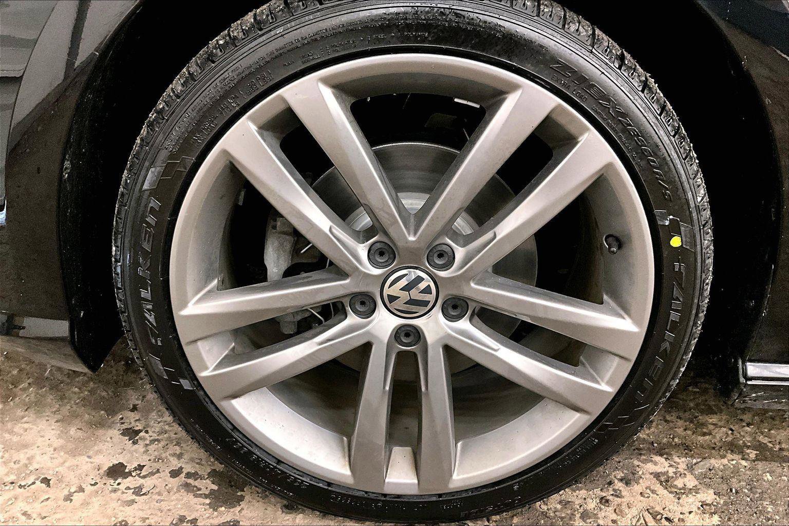 Used 2017 Volkswagen Passat 1.8T R-Line image 8