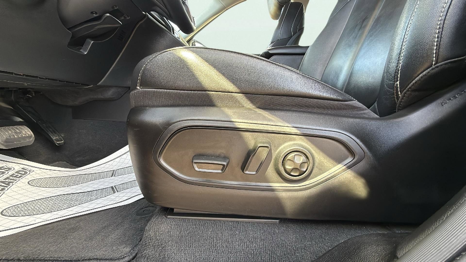 Used 2022 Jeep Grand Cherokee L Limited image 25