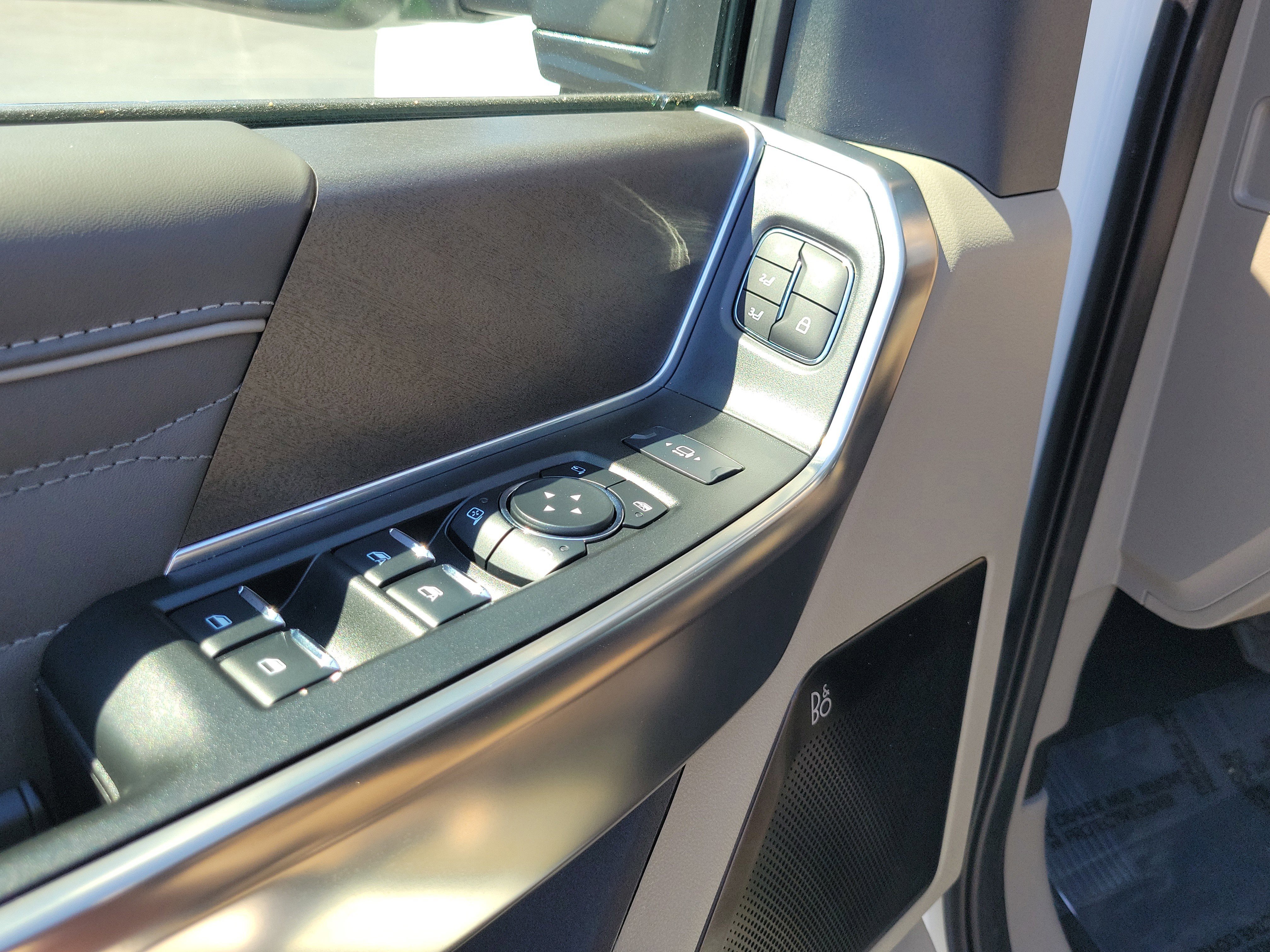 Certified 2025 Ford F250 Platinum w/ Platinum Plus Package AWD/4WD image 19