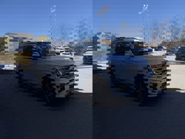 Certified 2020 Ford Expedition XLT w/ Equipment Group 202A image 11