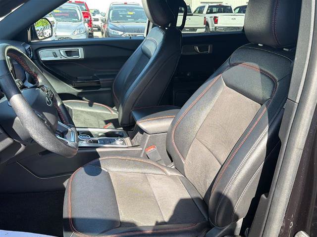 Certified 2023 Ford Explorer ST-Line w/ Class IV Trailer Tow Package AWD/4WD image 9