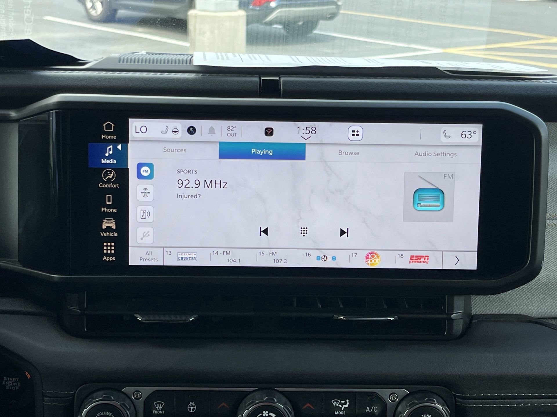 Used 2025 Jeep Wrangler Unlimited Sahara w/ Safety Group image 9