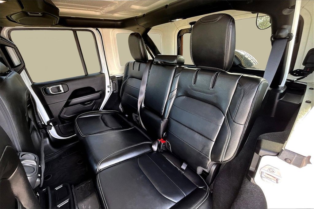 Used 2022 Jeep Wrangler Unlimited Sahara w/ Cold Weather Group image 26