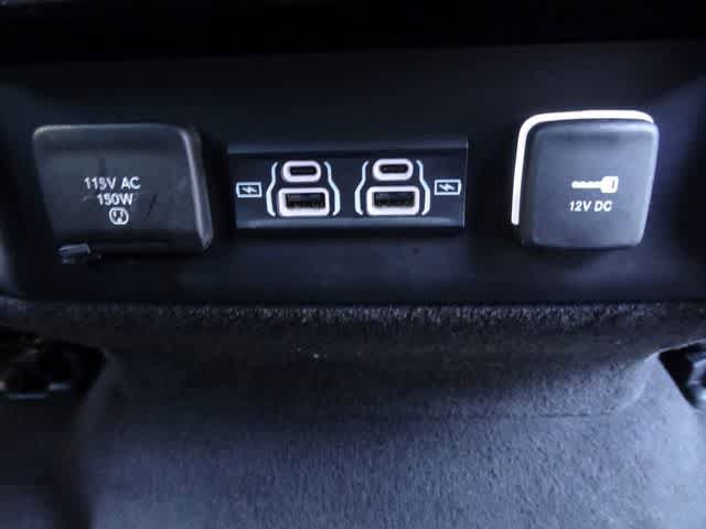 Used 2024 Jeep Wagoneer L Series II w/ Flexible Seating Group AWD/4WD image 15
