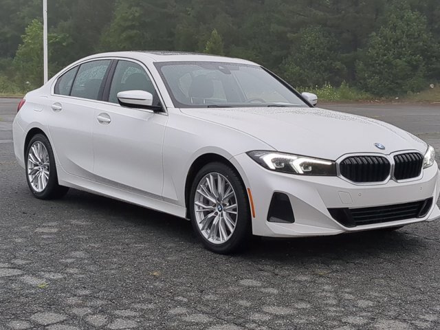 Used 2024 BMW 330i Sedan RWD image 2