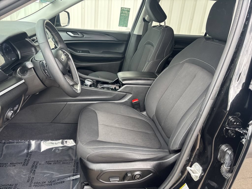 Used 2023 Jeep Grand Cherokee L Laredo AWD/4WD image 12
