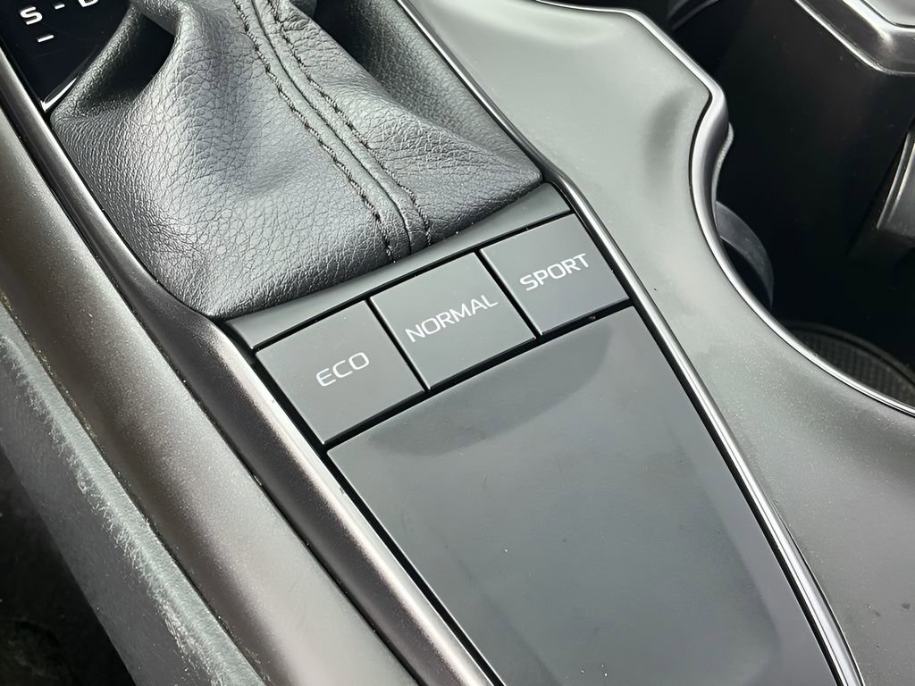 Used 2024 Toyota Camry SE w/ Convenience Package FWD image 30