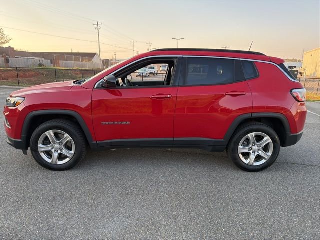 Used 2023 Jeep Compass Latitude image 6