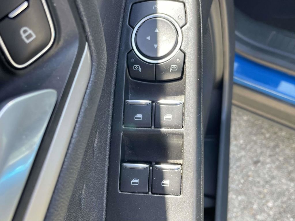 Certified 2020 Ford Escape SE image 16