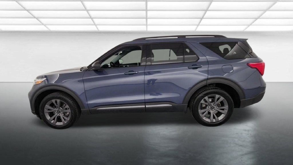 Certified 2021 Ford Explorer XLT w/ Equipment Group 202A AWD/4WD image 5