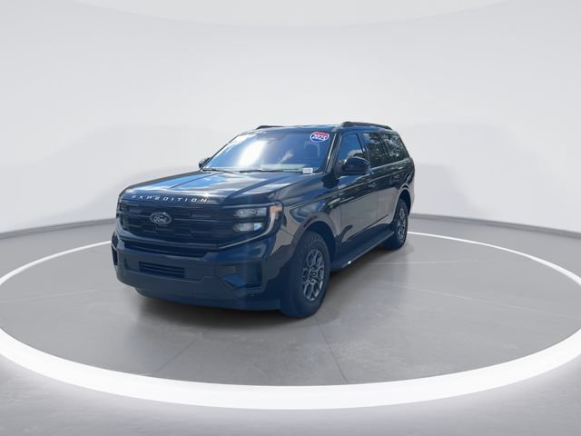 Certified 2025 Ford Expedition Active RWD image 2