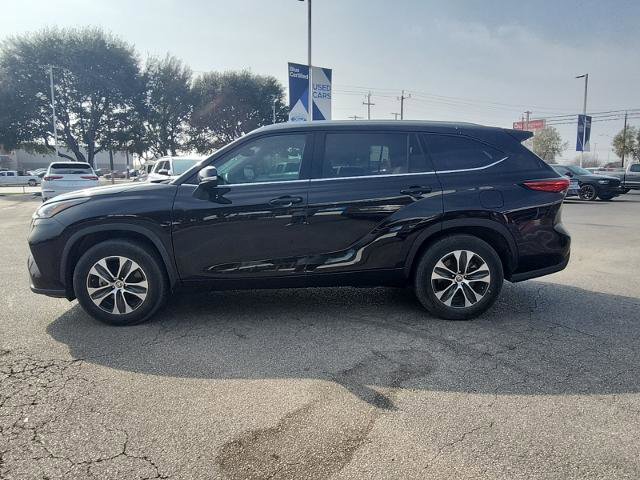 Used 2020 Toyota Highlander XLE image 4