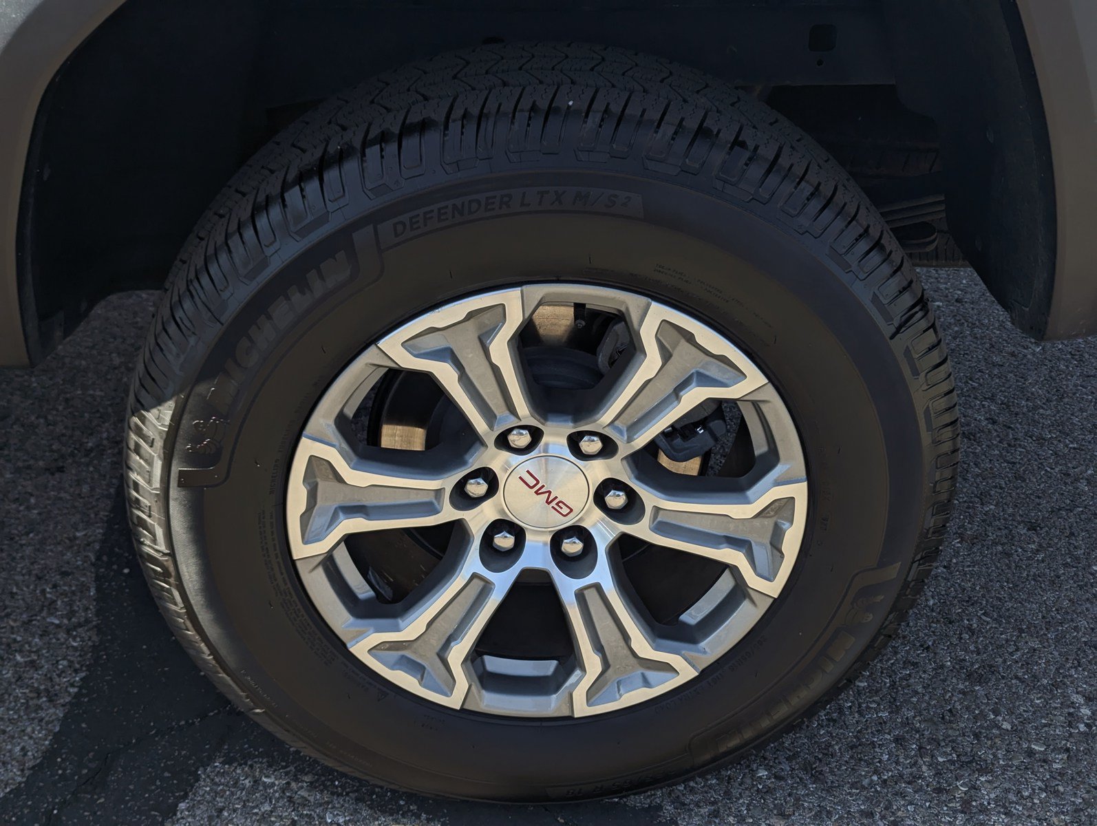 Used 2023 GMC Canyon AT4 w/ AT4 Premium Package AWD/4WD image 7