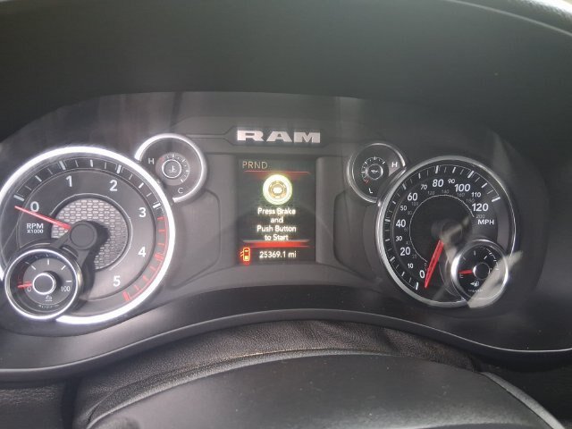 Used 2024 RAM 2500 Tradesman w/ Chrome Appearance Group AWD/4WD image 12