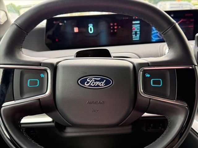 Certified 2025 Ford Expedition Platinum AWD/4WD image 24