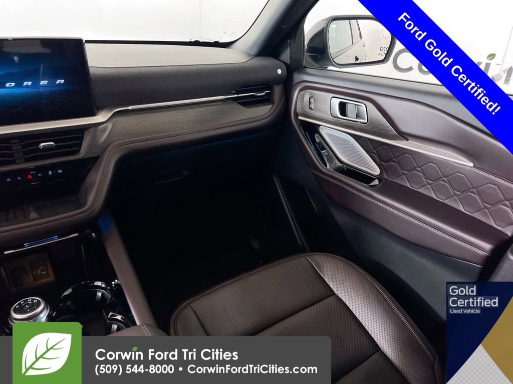 Certified 2025 Ford Explorer Platinum w/ LUX Leather Package image 28