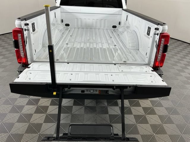 Certified 2025 Ford F350 Lariat w/ FX4 Off-Road Package AWD/4WD image 8