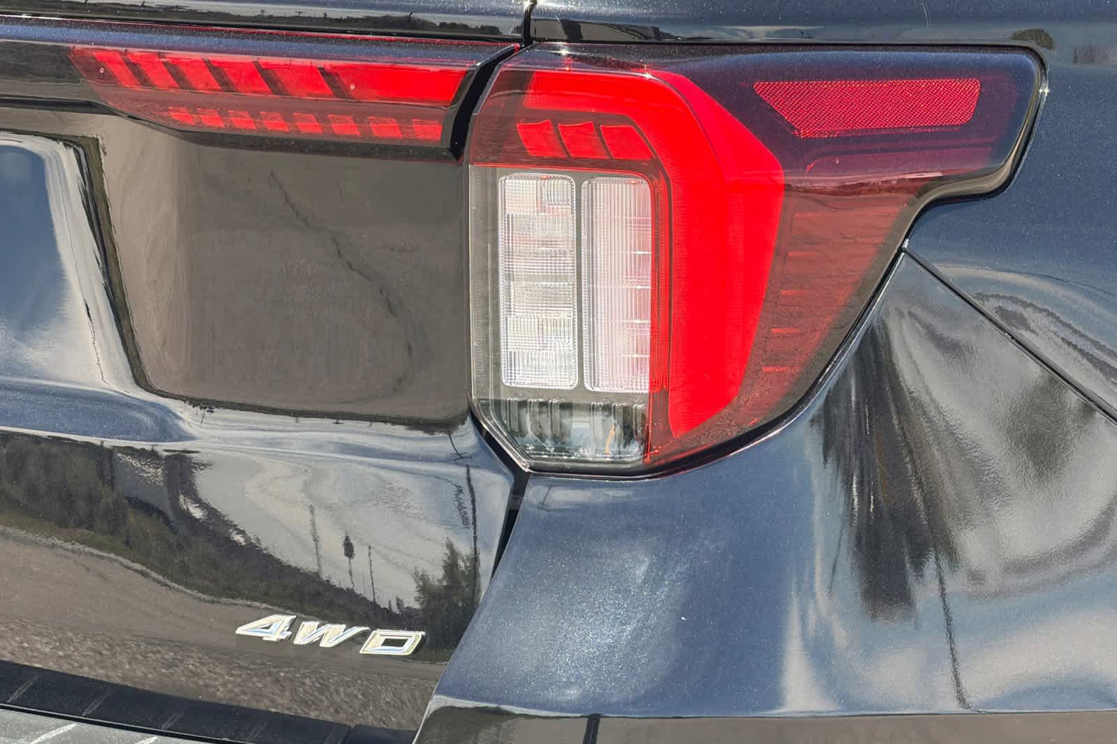 Certified 2025 Ford Explorer ST-Line w/ ST-Line Street Pack AWD/4WD image 29