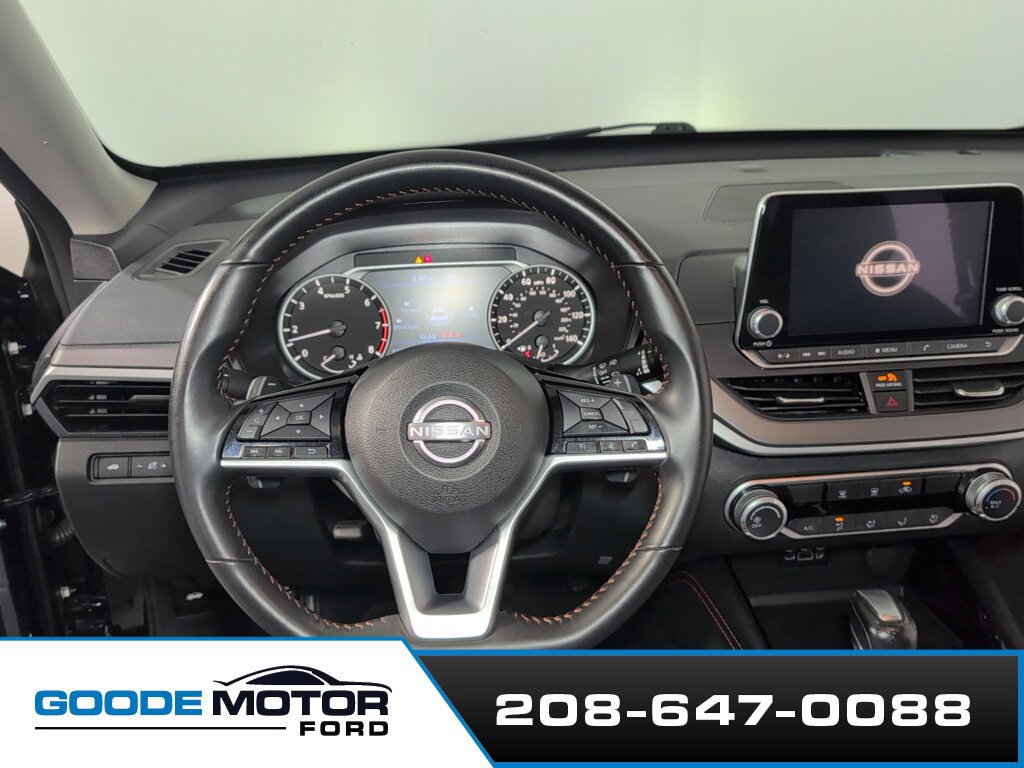 Used 2025 Nissan Altima 2.5 SR FWD image 12