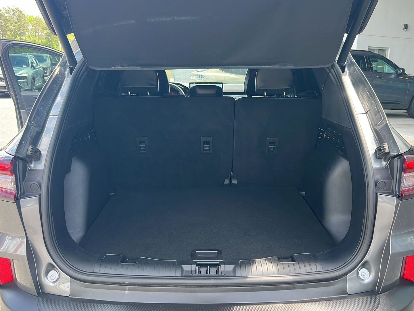 Certified 2025 Ford Escape ST-Line w/ Tech Pack #1 FWD image 35