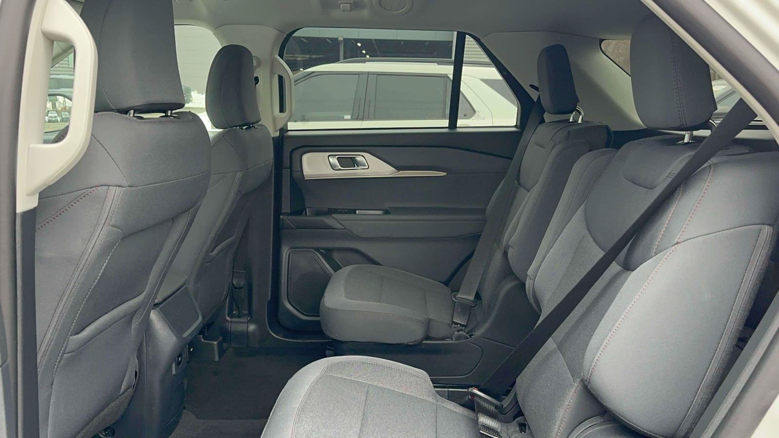 Certified 2025 Ford Explorer Active AWD/4WD image 12