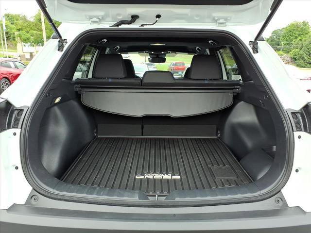 Used 2025 Toyota Corolla Cross AWD Hybrid w/ Moonroof Package image 4